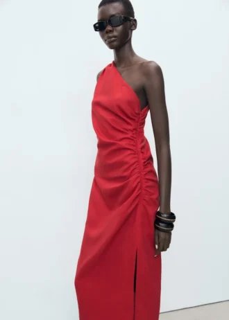 Šaty z lyocellu s asymetrickým výstřihem