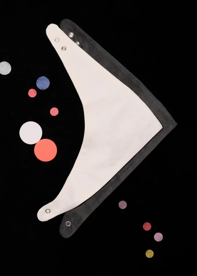 Balení 2 bavlněných bryndáků Balení 2 bavlněných bryndáků