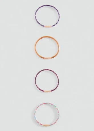 Balení po 4 náramcích