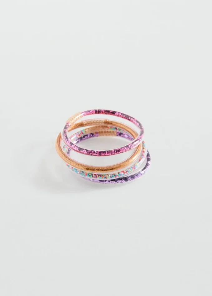 Balení po 4 náramcích