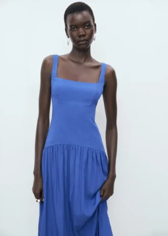 Bavlněné šaty s rozšiřujícími se sukní Bavlněné šaty s rozšiřujícími se sukní