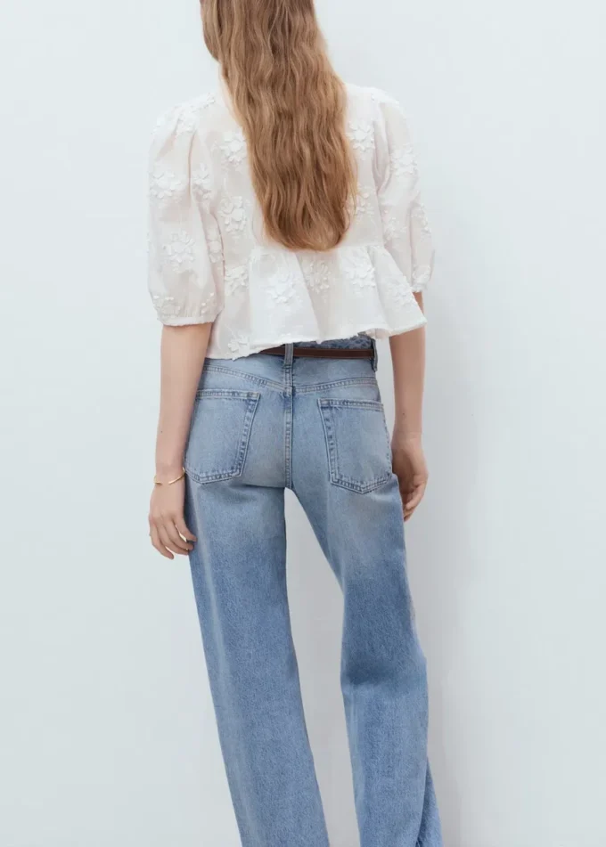 Bavlněná halenka s květinovou výšivkou Bavlněná halenka s květinovou výšivkou