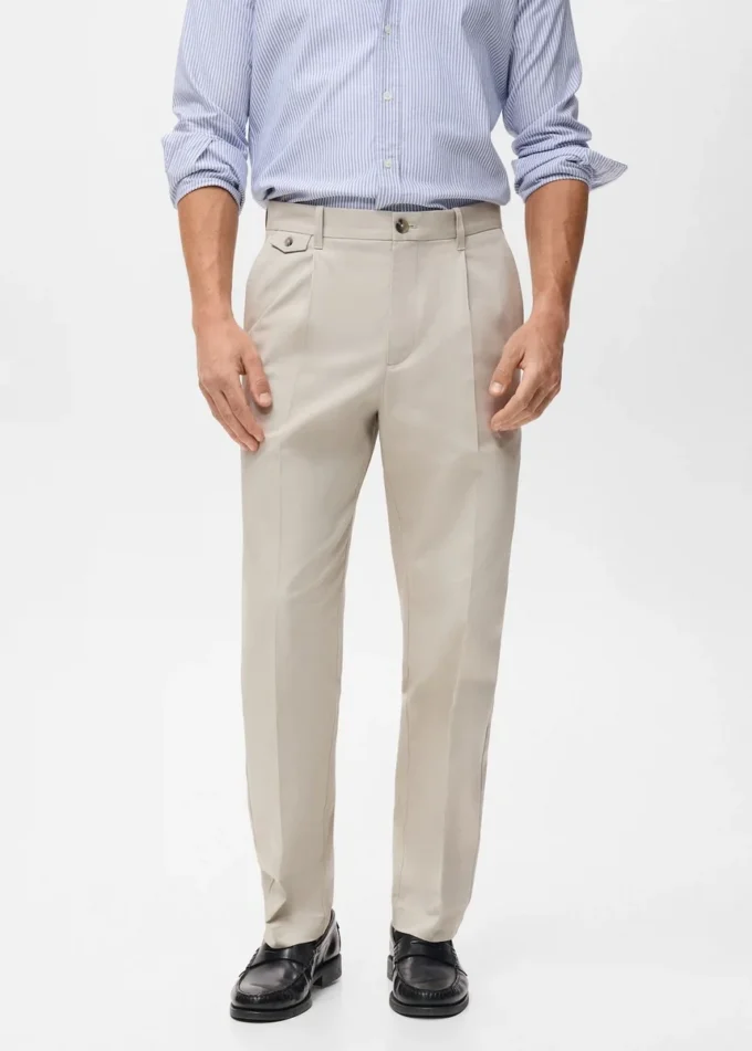 Bavlněné kalhoty s pravidelným střihem a záhyby Bavlněné kalhoty s pravidelným střihem a záhyby