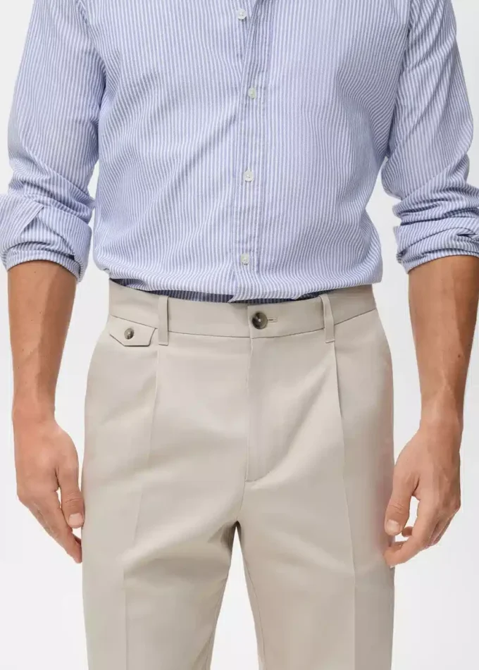 Bavlněné kalhoty s pravidelným střihem a záhyby Bavlněné kalhoty s pravidelným střihem a záhyby