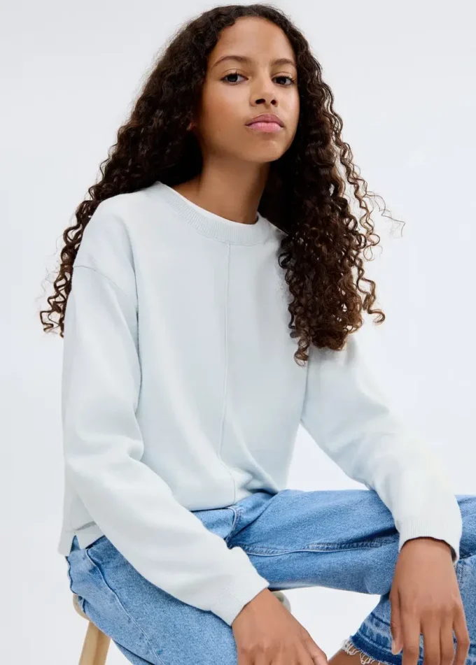 Bavlněný svetr s ozdobnými švy Bavlněný svetr s ozdobnými švy