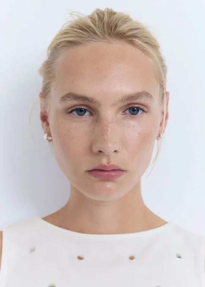 Bavlněný top s cvočky Bavlněný top s cvočky