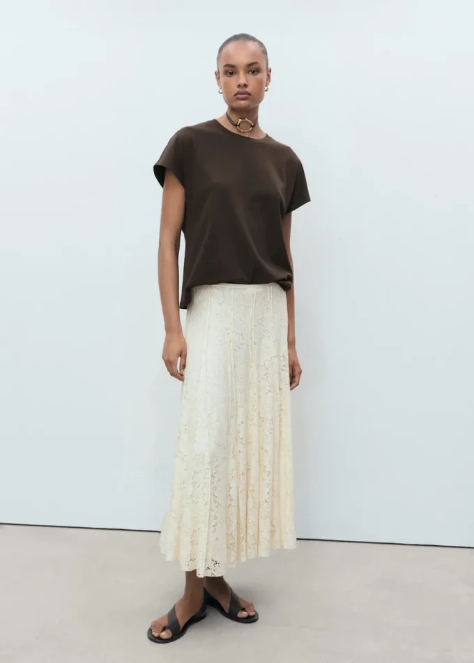 Bavlněné tričko s kulatým výstřihem Bavlněné tričko s kulatým výstřihem