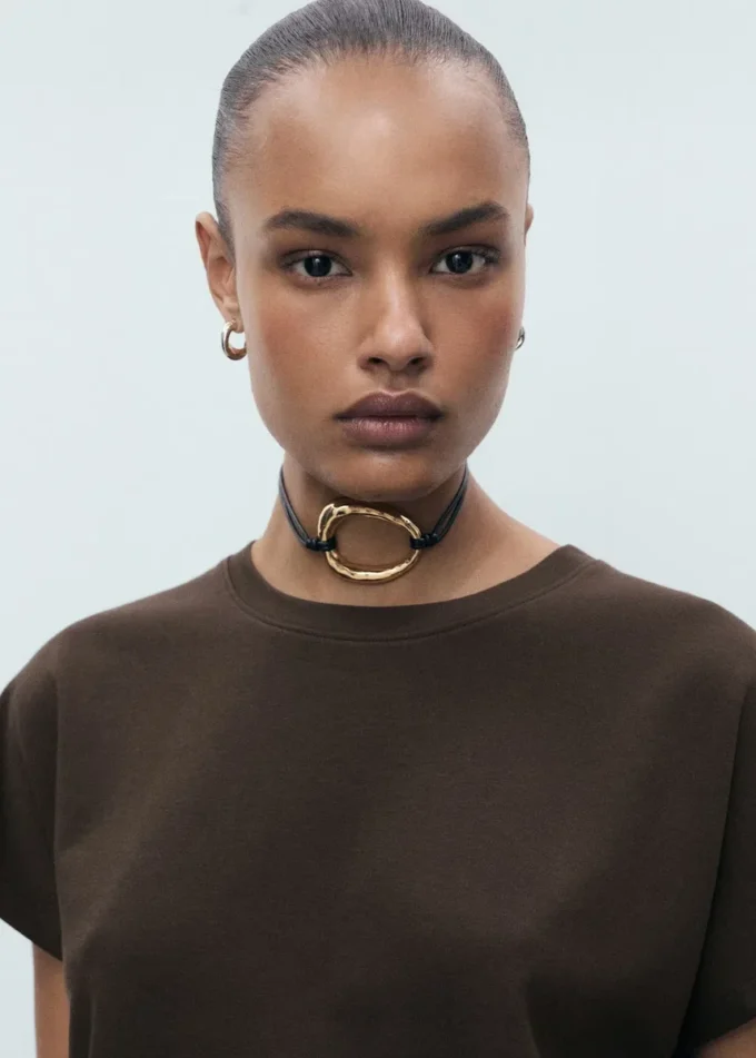 Bavlněné tričko s kulatým výstřihem Bavlněné tričko s kulatým výstřihem