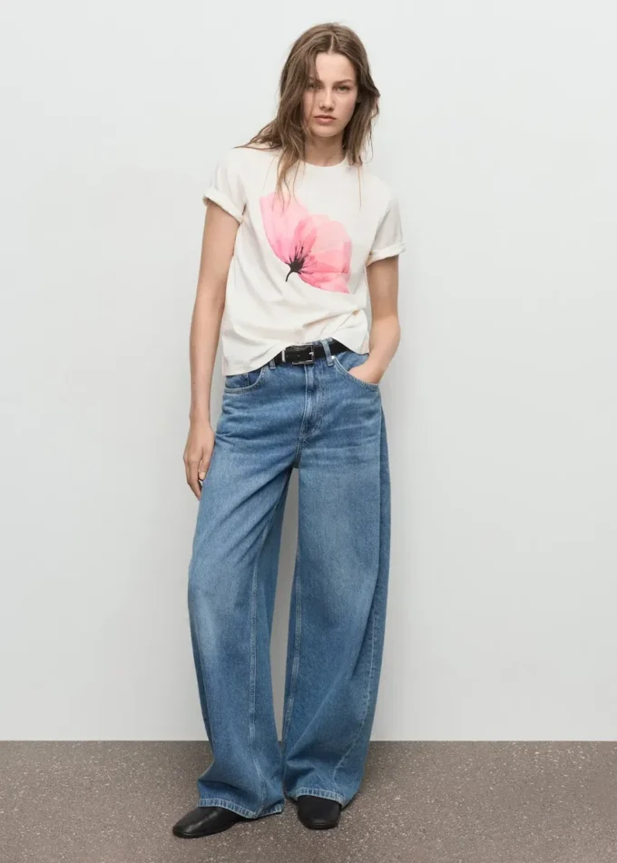 Bavlněné tričko s květinovým potiskem Bavlněné tričko s květinovým potiskem