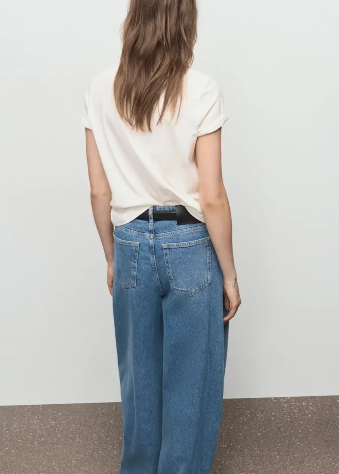 Bavlněné tričko s květinovým potiskem Bavlněné tričko s květinovým potiskem