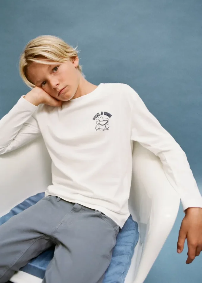 Bavlněné tričko s reliéfním potiskem Bavlněné tričko s reliéfním potiskem