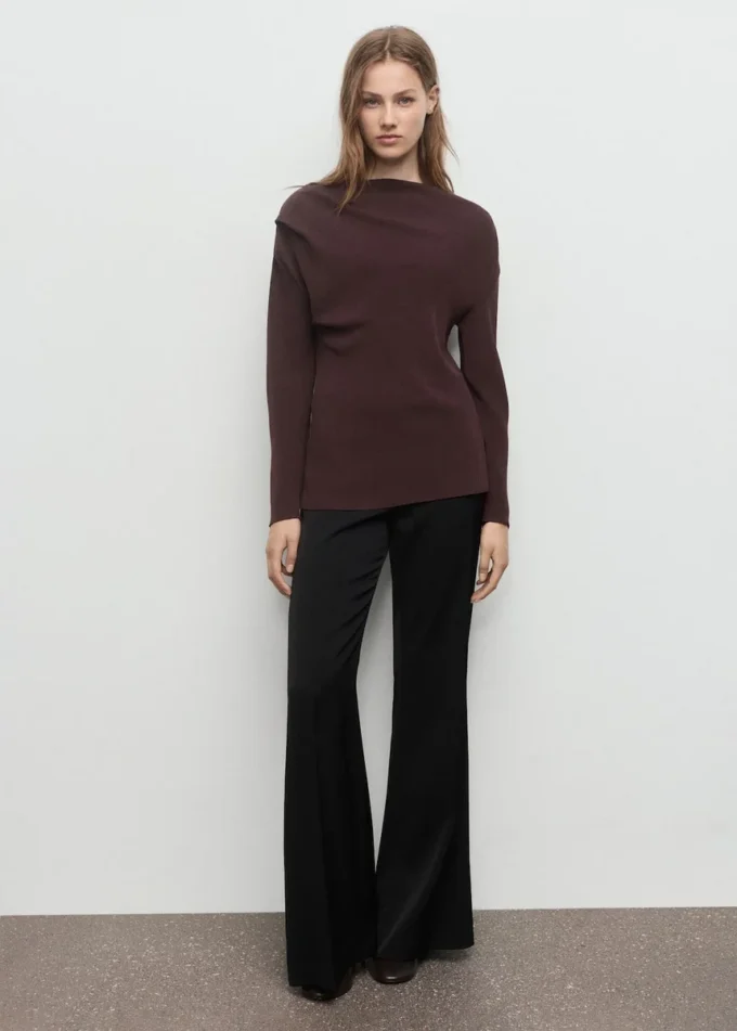 Blůza s asymetrickým výstřihem Blůza s asymetrickým výstřihem