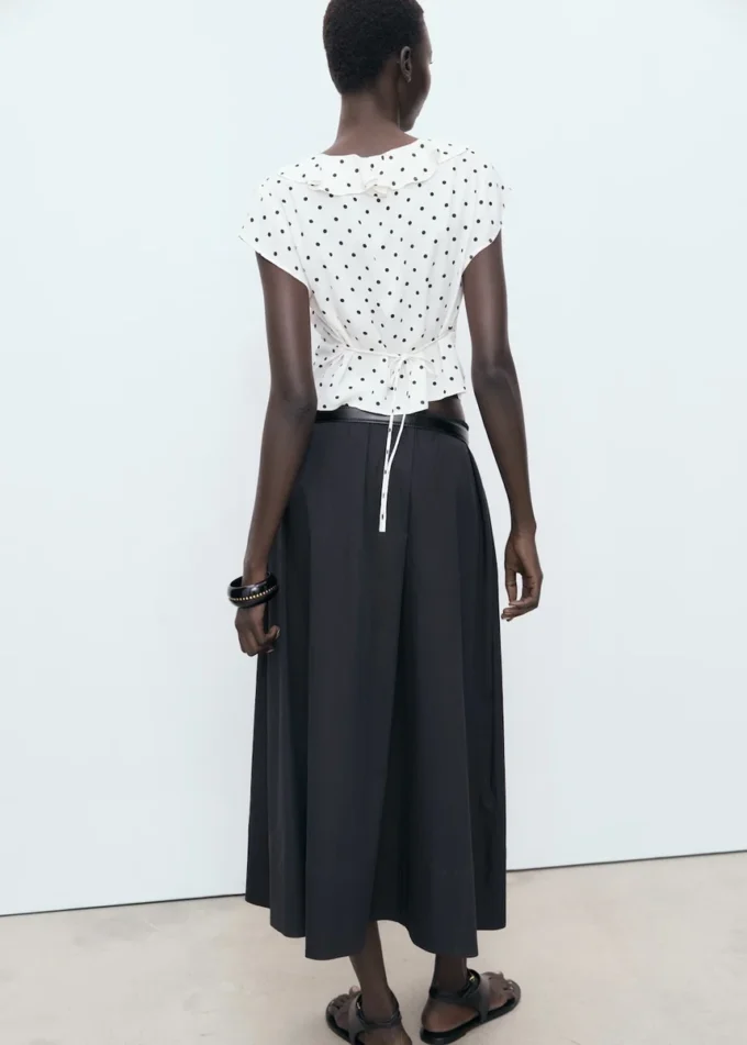 Blůza s puntíky a volánky Blůza s puntíky a volánky