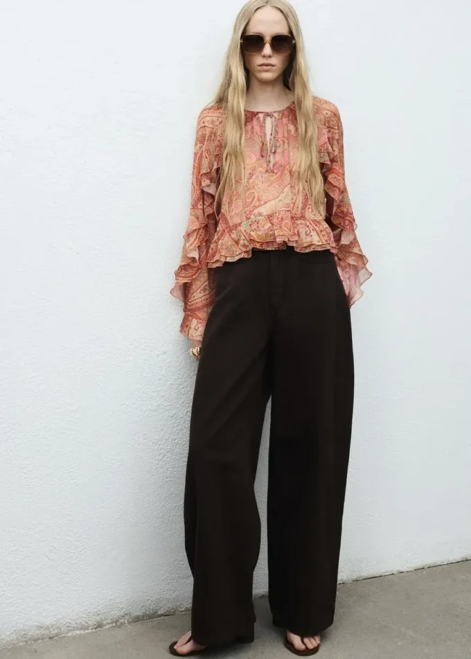 Blůza s volánky a potiskem Blůza s volánky a potiskem