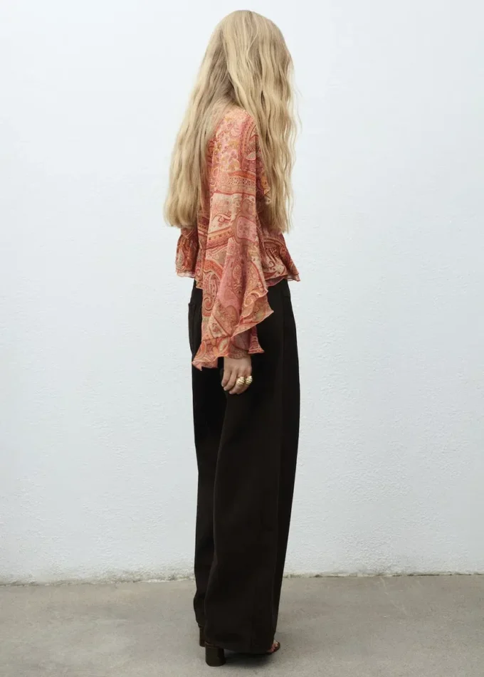 Blůza s volánky a potiskem Blůza s volánky a potiskem