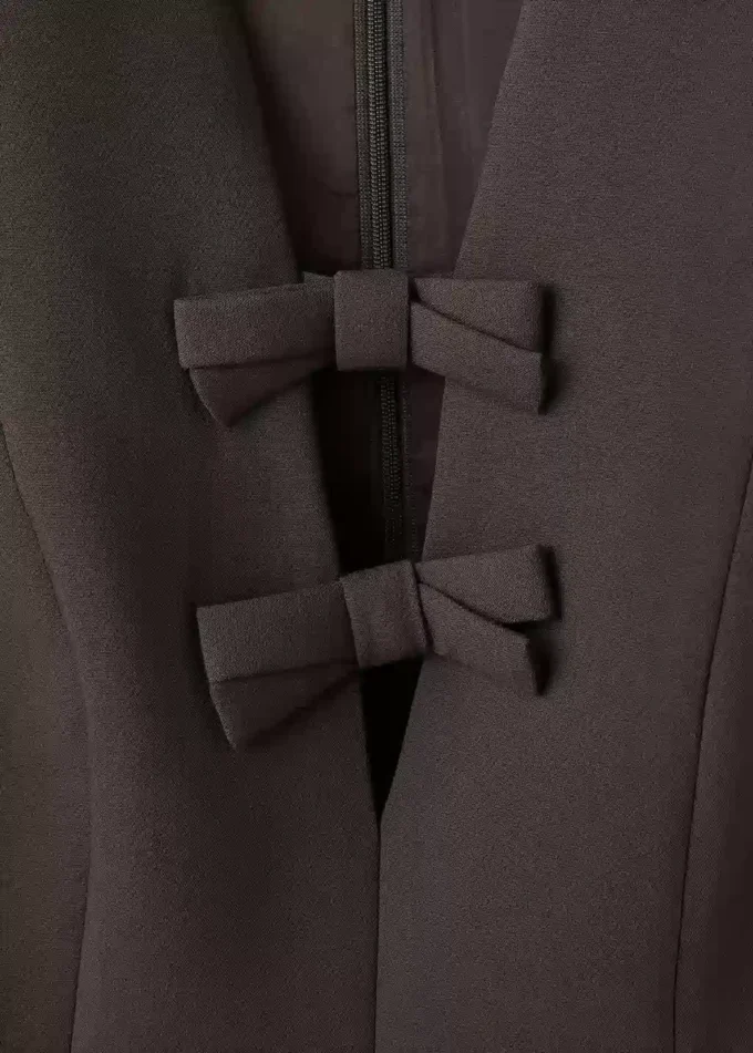 Blůza s výstřihem do V a mašlemi Blůza s výstřihem do V a mašlemi