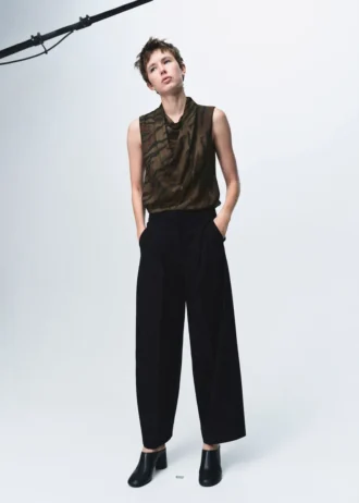 Blůza s zvířecím potiskem a drapovaným límcem