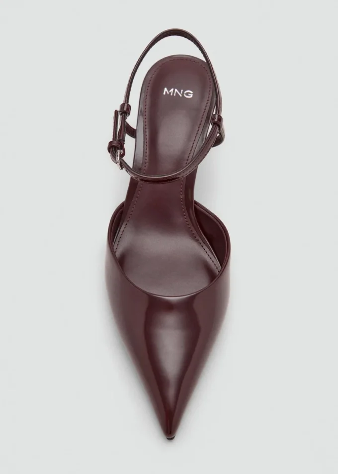 Boty na nízkém podpatku s páskem kolem kotníku Boty na nízkém podpatku s páskem kolem kotníku