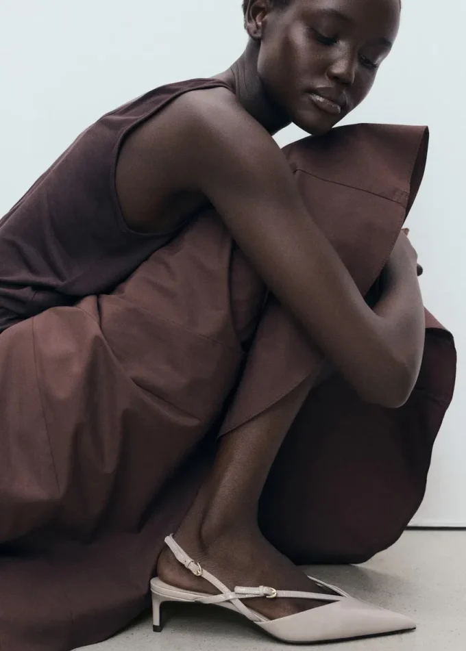 Boty na nízkém podpatku s pásky Boty na nízkém podpatku s pásky