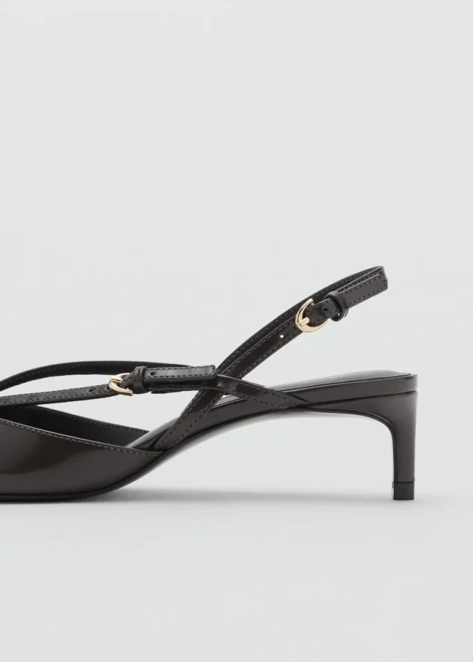 Boty na nízkém podpatku s pásky Boty na nízkém podpatku s pásky