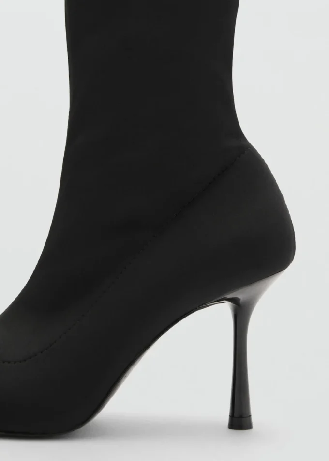 Boty na podpatku Boty na podpatku