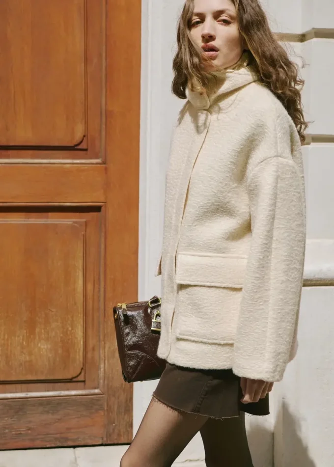 Bouclé bunda s vysokým límcem