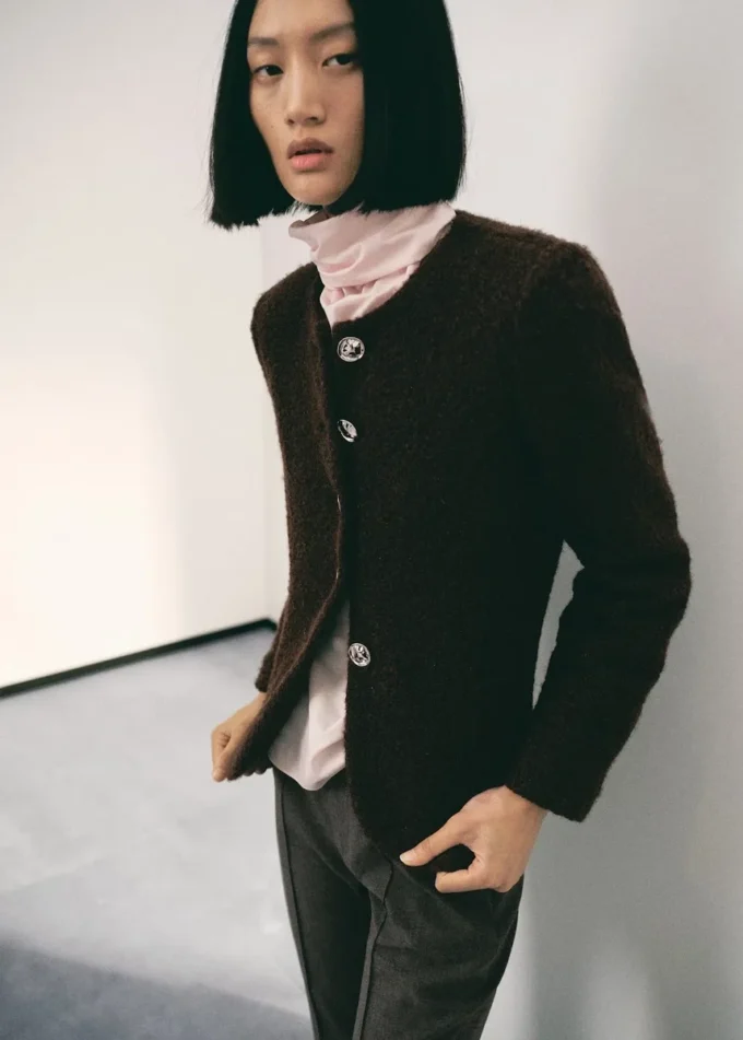 Bouclé sako s knoflíky s drahokamy Bouclé sako s knoflíky s drahokamy