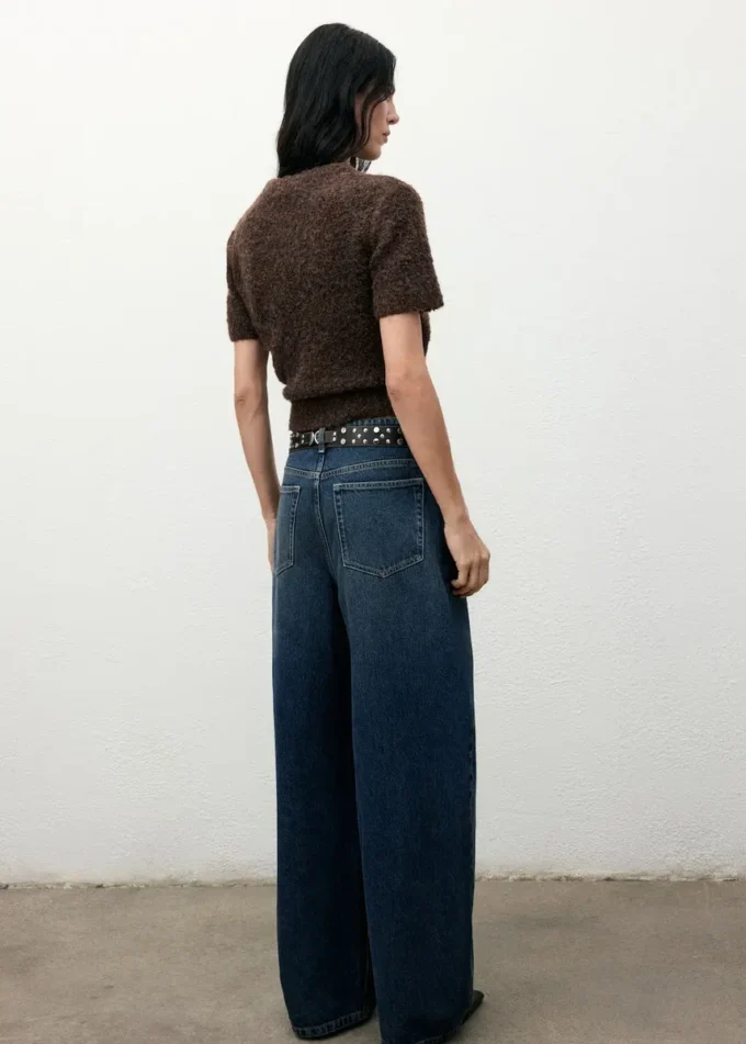 Bouclé svetr s krátkými rukávy Bouclé svetr s krátkými rukávy