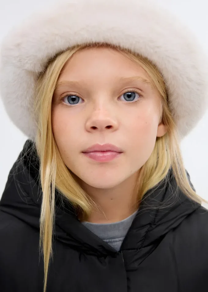 Bunda s kapucí Bunda s kapucí