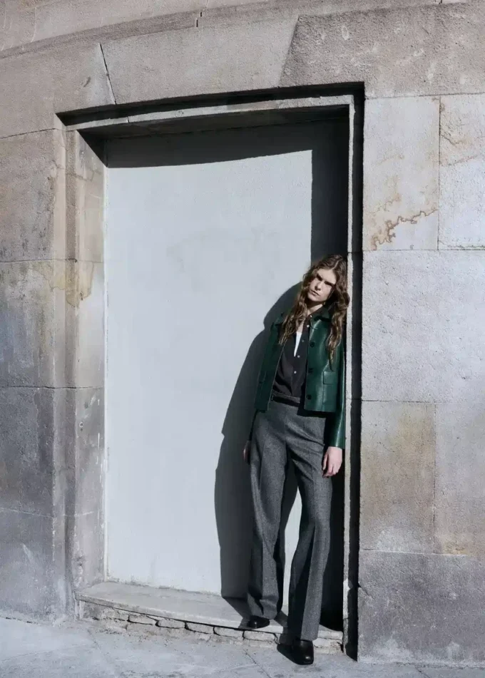 Bunda z umělé kůže s kapsami Bunda z umělé kůže s kapsami