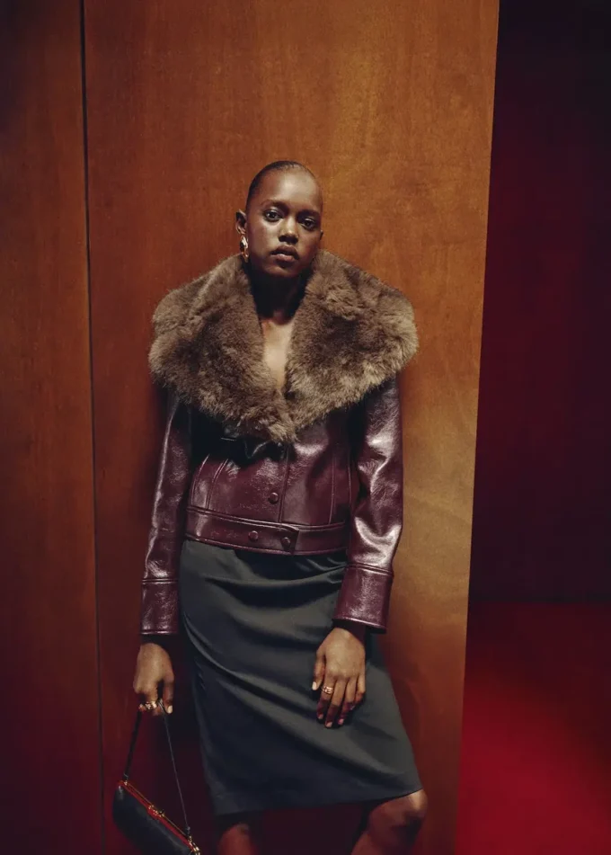 Bunda z umělé kůže s límcem z umělé kožešiny Bunda z umělé kůže s límcem z umělé kožešiny