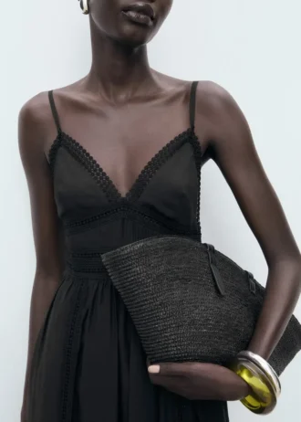 Dlouhé šaty s krajkovými detaily