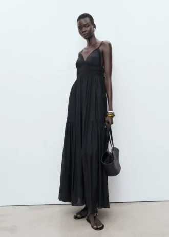 Dlouhé šaty s krajkovými detaily