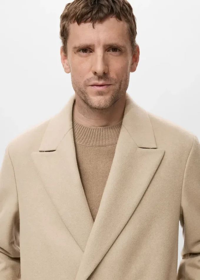 Dlouhý dvouřadový vlněný kabát Dlouhý dvouřadový vlněný kabát