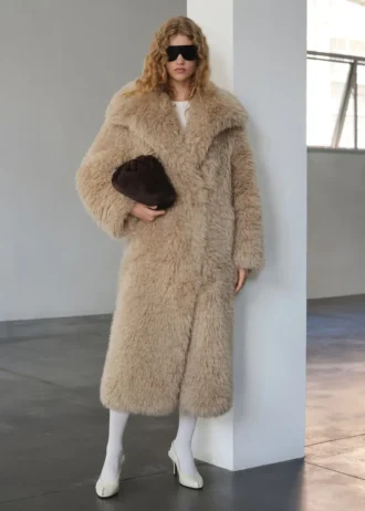 Dlouhý kabát z umělé kožešiny