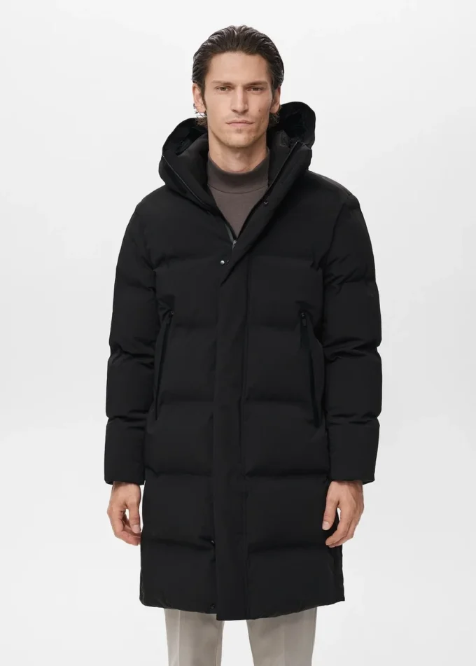 Dlouhá nepromokavá tkaná bunda s výplní Thermolite®. Dlouhá nepromokavá tkaná bunda s výplní Thermolite®.