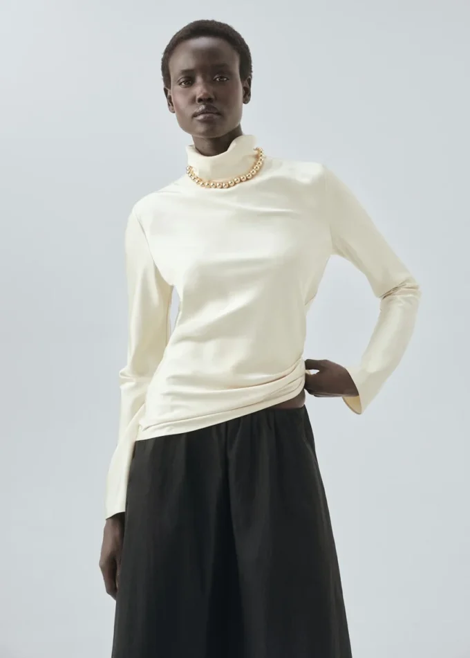 Dlouhá rozšiřující se sukně Dlouhá rozšiřující se sukně