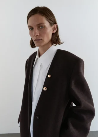 Dlouhý vlněný kabát