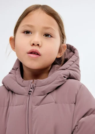 Dlouhá vycpaná bunda s kapucí