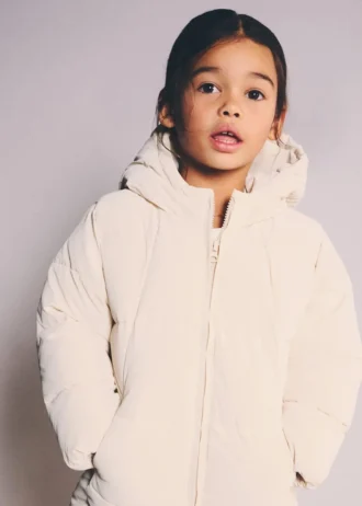 Dlouhá vycpaná bunda s kapucí