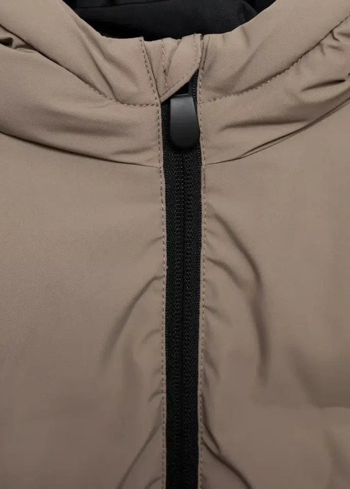 Dlouhá vycpaná bunda s kapucí