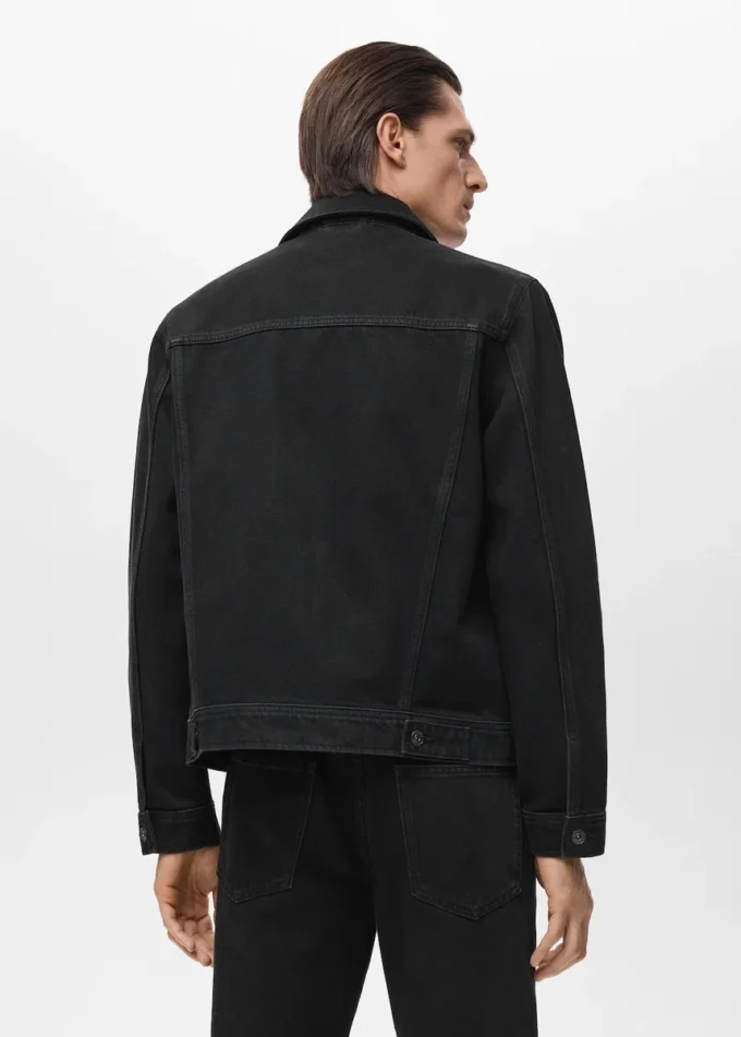 Džínová bunda s kapsami Džínová bunda s kapsami