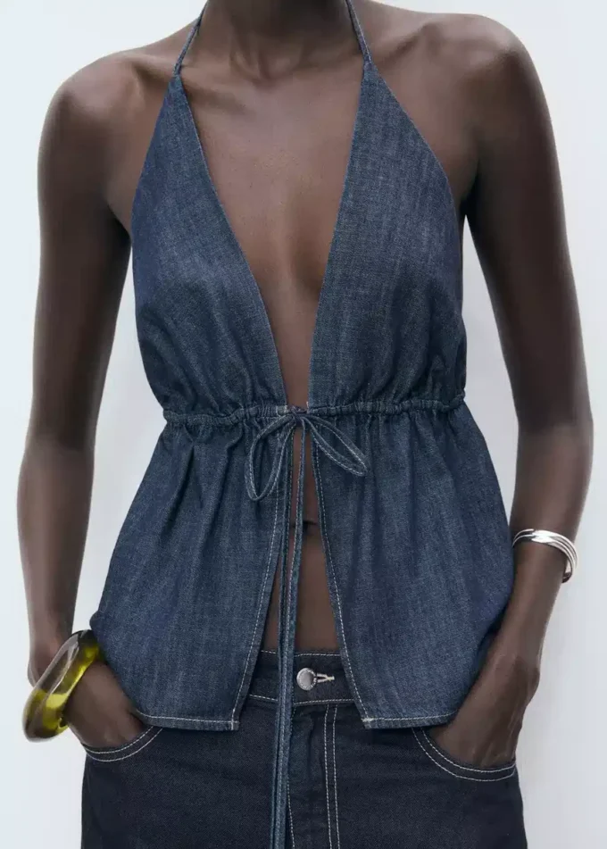 Džínová halenka s výstřihem do V a mašlí Džínová halenka s výstřihem do V a mašlí