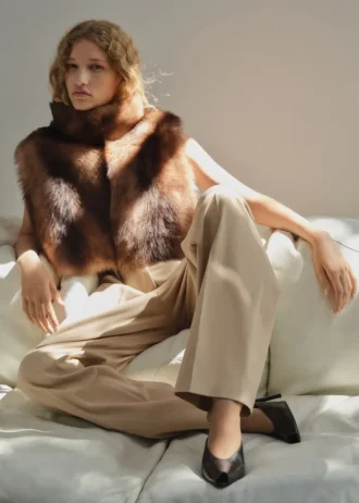 Džínové kalhoty s rovnými nohavicemi a puky