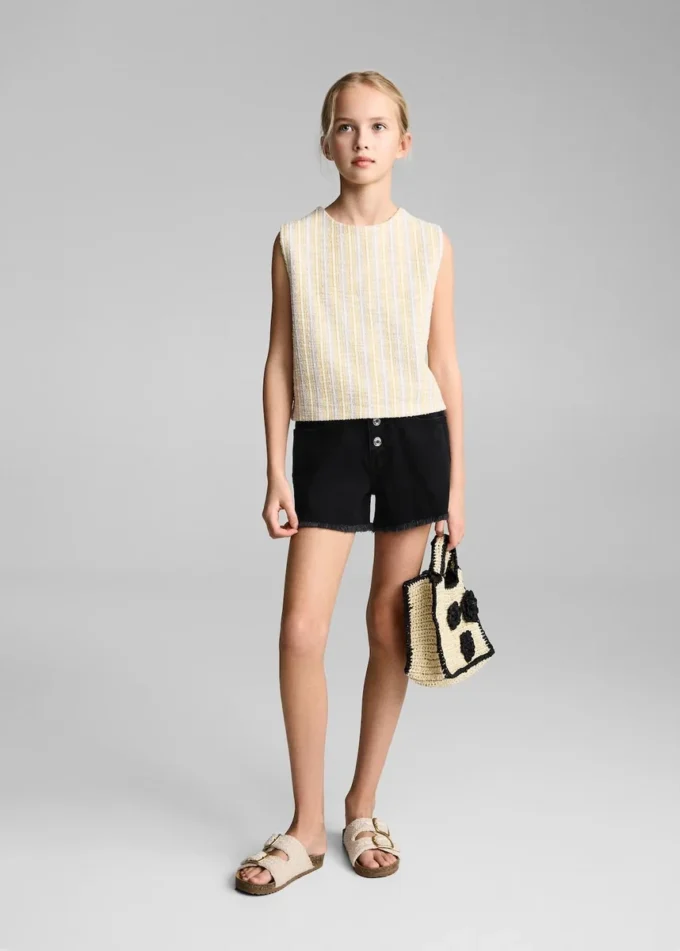 Džínové kraťasy s roztřepeným lemem Džínové kraťasy s roztřepeným lemem