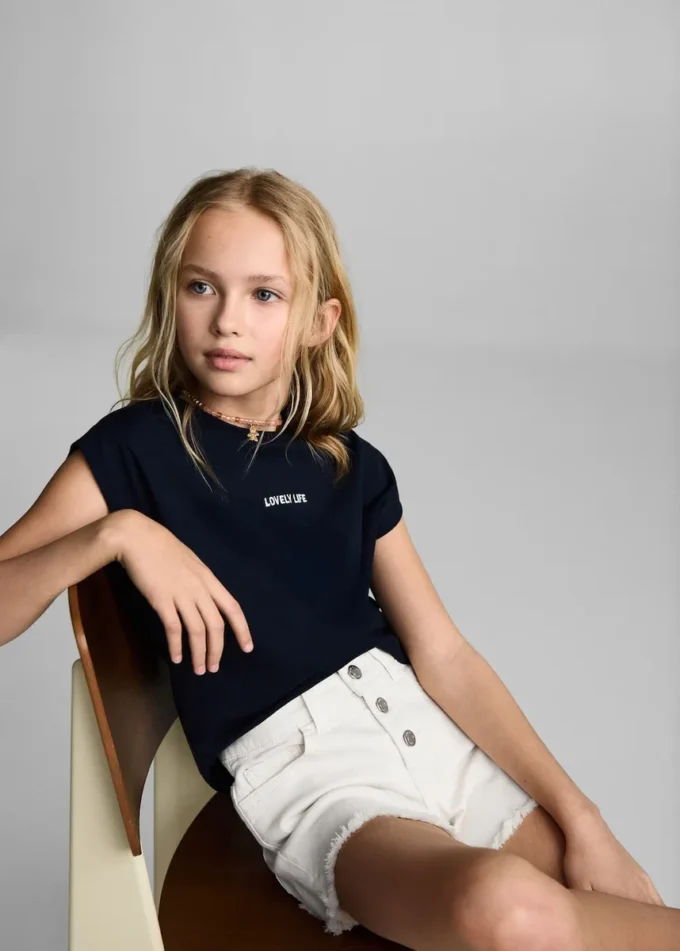 Džínové kraťasy s roztřepeným lemem Džínové kraťasy s roztřepeným lemem