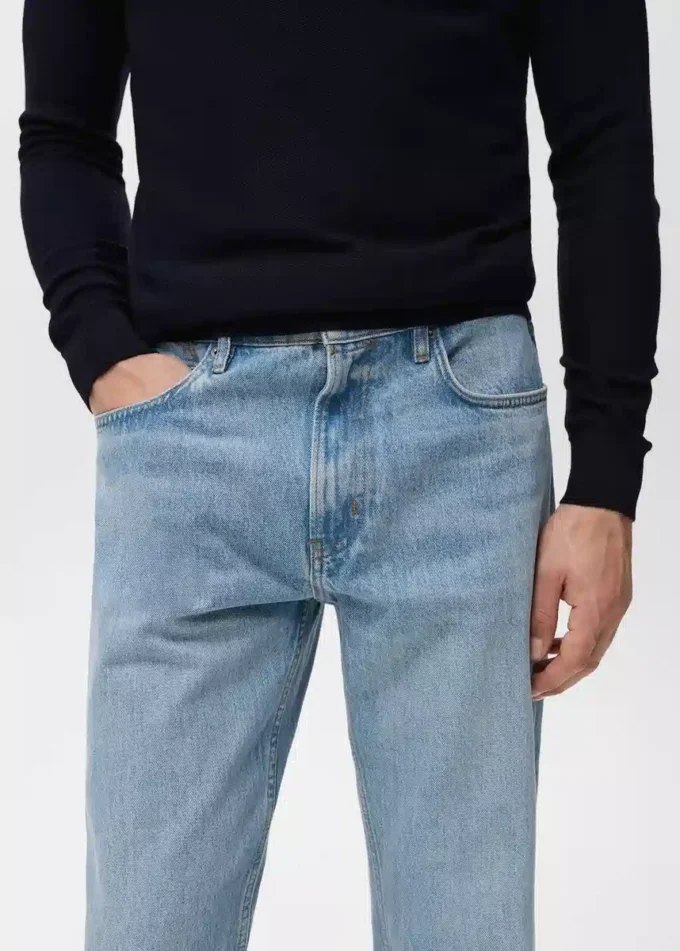 Džíny Moby s rovným střihem a světlým odstínem Džíny Moby s rovným střihem a světlým odstínem