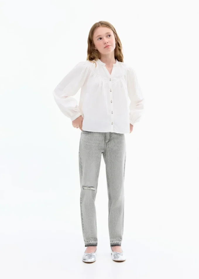 Džíny Mom fit s ozdobnými roztřepenými detaily Džíny Mom fit s ozdobnými roztřepenými detaily