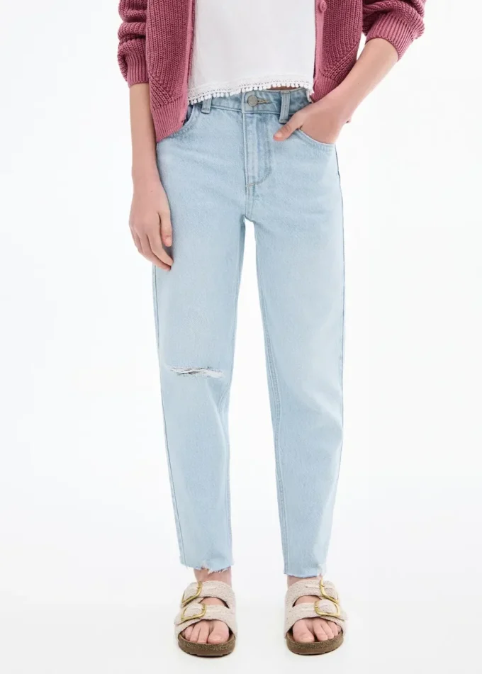 Džíny Mom fit s ozdobnými roztřepenými detaily Džíny Mom fit s ozdobnými roztřepenými detaily