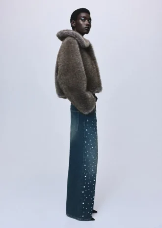 Džíny rovného střihu s cvočky